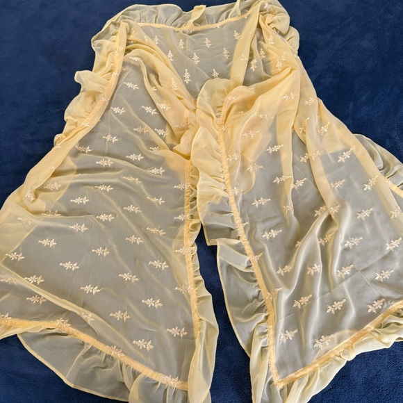 Women’s Lehenga. Haldi outfit Size L 3 piece suit chaniya choli - Picture 12 of 16